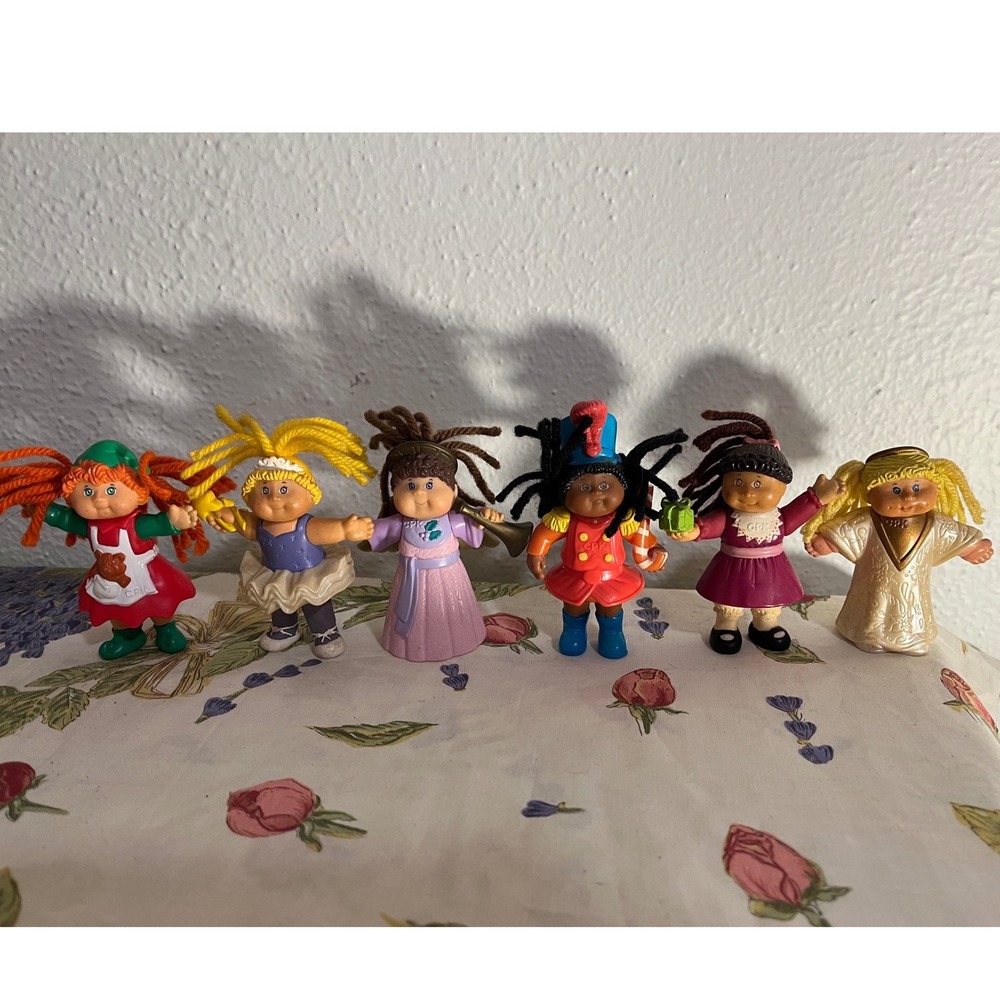 McDonalds Happy Meal Toys Cabbage Patch Holiday Figures - Lot of 6 -Vintage 90's